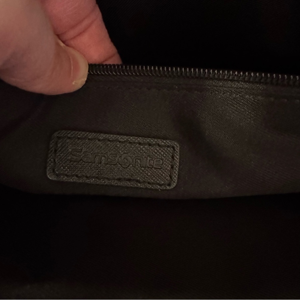 🖤 Samsonite Black Structured Tote with Gold Hardware - Picture 8 of 9